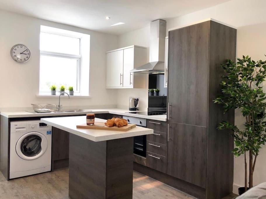 Rhondda Valleys With Breathtaking Riverside Views Llwynypia Exterior foto